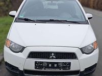 Gebraucht Mitsubishi Colt Intense 95 PS (69 kW) 2011 Weiß Kleinwagen