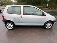 Second-hand Renault Twingo Initiale 75 CP (55 kW) 2002 Argintiu Hatchback