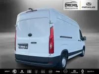 Second-hand Maxus V90 147 CP (108 kW) 2023 Alb Van