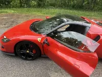 Gebraucht Ferrari 296 829 PS (609 kW) 2024 Rot Cabrio