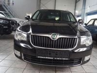 Gebraucht Skoda Superb Ambition 160 PS (117 kW) 2012 Schwarz Kombi