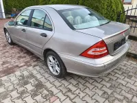 Second-hand Mercedes C220 150 CP (110 kW) 2005 Verde Berlinǎ