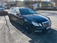 Gebraucht Mercedes E250 Avantgarde 204 PS (150 kW) 2011 Schwarz Kombi