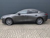 Neu Mazda 3 Exclusive 140 PS (102 kW) 2026 Grau Limousine