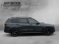 Neu BMW X7 M Sport 352 PS (258 kW) 2026 Grau SUV