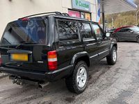 Gebraucht Jeep Cherokee 185 PS (136 kW) 2000 Schwarz SUV