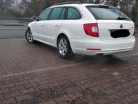 Gebraucht Skoda Superb 105 PS (77 kW) 2011 Weiß Kombi