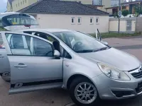 Gebraucht Opel Corsa Edition 80 PS (58 kW) 2009 Silber Kleinwagen