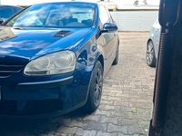 Gebraucht VW Golf V 105 PS (77 kW) 2004 Blau Kleinwagen