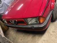 Gebraucht Alfa Romeo 75 145 PS (106 kW) 1990 Rot Limousine