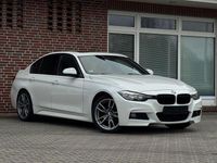 Gebraucht BMW 318 Shadowline 150 PS (110 kW) 2016 Alpinweiss iii Limousine