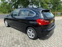 Gebraucht BMW 220 Active Tourer Luxury Line 190 PS (139 kW) 2016 Saphirschwarz Van / Kleinbus