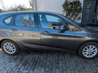 Gebraucht BMW 216 115 PS (84 kW) 2015 Grau Van / Kleinbus