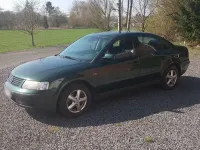 Gebraucht VW Passat Basis 101 PS (74 kW) 1998 Grün Limousine