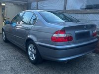 Gebraucht BMW 318 143 PS (105 kW) 2004 Grau Limousine