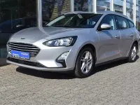 Używany Ford Focus Cool & Connect 101 KM (74 kW) 2019 Srebrny Kombi