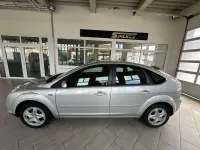 Gebraucht Ford Focus Ghia 125 PS (91 kW) 2007 Silber Limousine