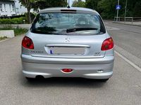 Gebraucht Peugeot 206 75 PS (55 kW) 2009 Silber Kleinwagen
