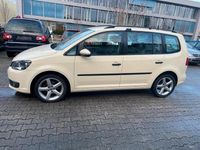 Gebraucht VW Touran 110 PS (80 kW) 2015 Gelb Van / Kleinbus