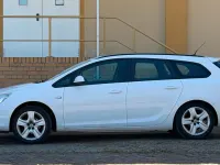 Używany Opel Astra 140 KM (102 kW) 2012 Biały Kombi