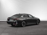 Gebraucht BMW 550e Performance 489 PS (359 kW) 2024 Sophistograu brillanteffekt Limousine