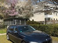 Gebraucht BMW 320 2015 Blau Kombi