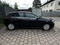 Gebraucht Mercedes A180 122 PS (89 kW) 2016 Schwarz Kleinwagen