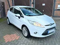 Gebraucht Ford Fiesta Titanium 95 PS (69 kW) 2010 Weiß Limousine