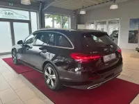Gebraucht Mercedes C300e 313 PS (230 kW) 2024 Obsidianschwarz  lack Kombi
