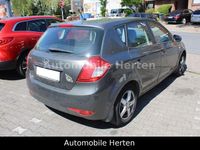Usado Kia Ceed 105 HP (77 kW) 2011 Prateado Citadino