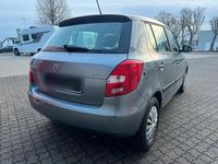 Gebraucht Skoda Fabia 69 PS (50 kW) 2013 Grau Kleinwagen