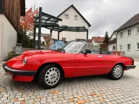 Gebraucht Alfa Romeo Spider 126 PS (92 kW) 1984 Rot Cabrio