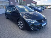 Gebraucht Honda Civic Lifestyle 141 PS (103 kW) 2015 Crystal black p. Kombi