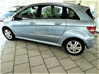 Gebraucht Mercedes B200 140 PS (102 kW) 2006 Blau metallic Van / Kleinbus