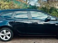 Gebraucht Opel Astra 116 PS (85 kW) 2011 Schwarz Kombi