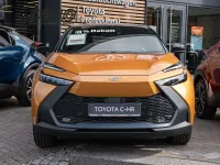 Neu Toyota C-HR 223 PS (164 kW) 2025 Gold SUV