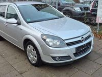 Gebraucht Opel Astra Edition 105 PS (77 kW) 2005 Starsilber iii m2 Kombi