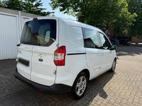 Gebraucht Ford Transit 101 PS (74 kW) 2019 Weiß Van / Kleinbus