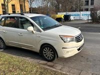 Gebraucht Ssangyong (KGM) Rodius 178 PS (130 kW) 2015 Weiß Van / Kleinbus