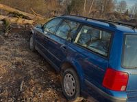 Gebraucht VW Passat Basis 101 PS (74 kW) 1997 Blau Kombi