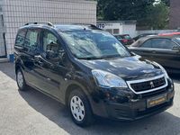 Gebraucht Peugeot Partner Tepee Active 99 PS (72 kW) 2016 Schwarz Van / Kleinbus