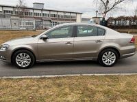 Gebraucht VW Passat Comfortline 140 PS (102 kW) 2012 Grau Limousine