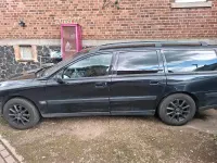 Używany Volvo V70 140 KM (102 kW) 2001 Czarny Kombi