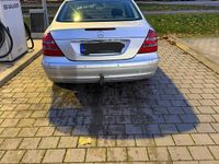 Gebraucht Mercedes E220 150 PS (110 kW) 2005 Silber Limousine