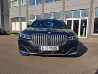Gebraucht BMW 730 265 PS (194 kW) 2020 Grau metallic Limousine