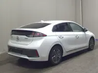 Gebraucht Hyundai Ioniq 141 PS (103 kW) 2021 Weiss Kleinwagen