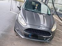 Gebraucht Ford Fiesta Celebration 82 PS (60 kW) 2017 Grau Kleinwagen