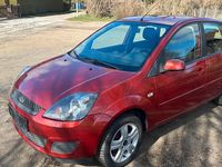 Gebraucht Ford Fiesta 80 PS (58 kW) 2008 Rot Kleinwagen