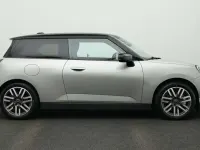 Używany Mini Cooper Classic 135 kW (184 KM) 2025 Szary Hatchback