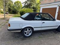 Gebraucht BMW 320 Cabriolet 129 PS (94 kW) 1988 Weiß Cabrio